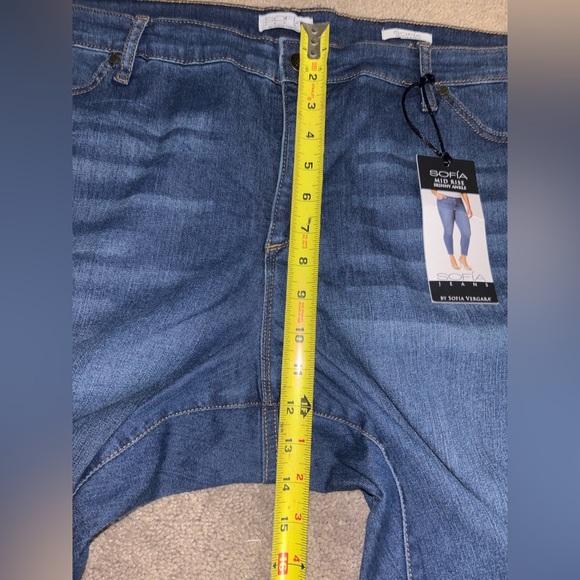 Skinny Ankle Pants 22W-Women's
Plus Size Mid-Rise SOFIA VERGARA - Picture 7 of 16